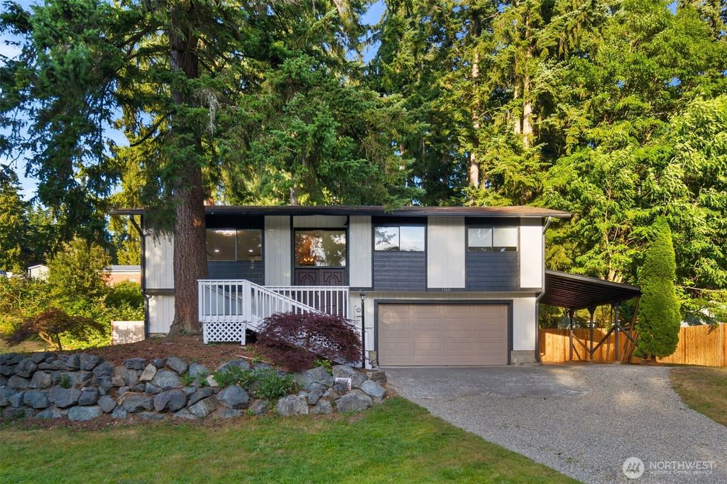 Photo of 15421 22nd Place W, Lynnwood, WA 98087 (MLS # 2405073)