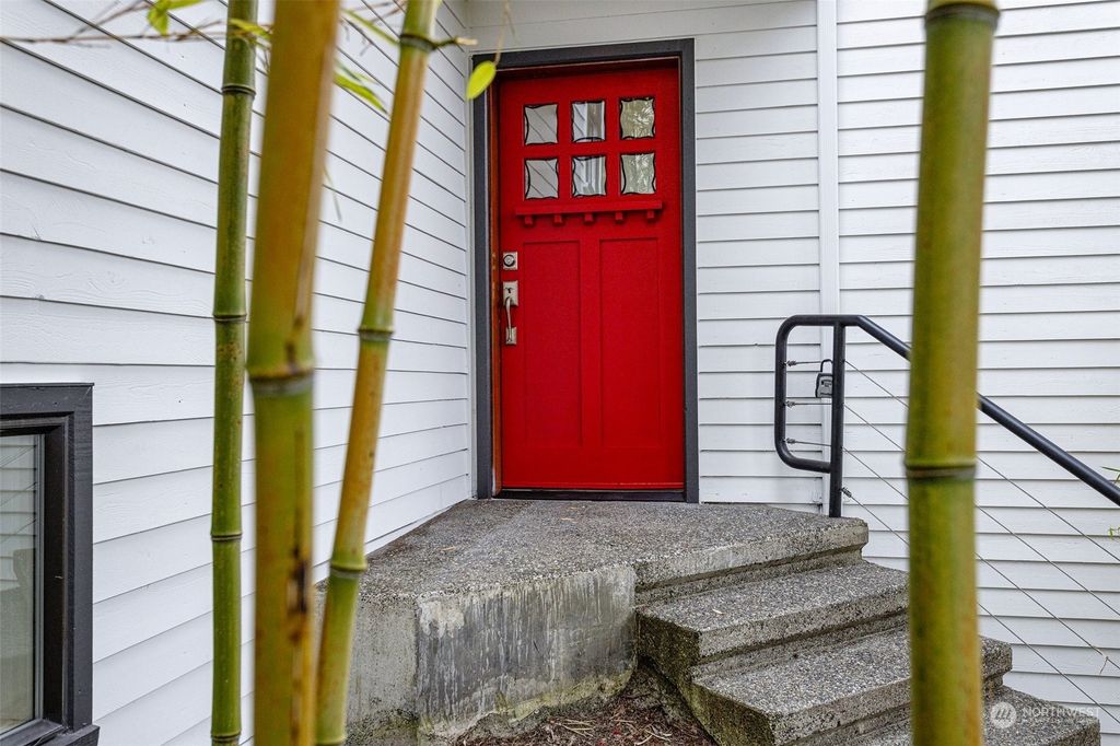 Photo of 5822 Woodlawn Avenue N, Seattle, WA 98103 (MLS # 2258013)