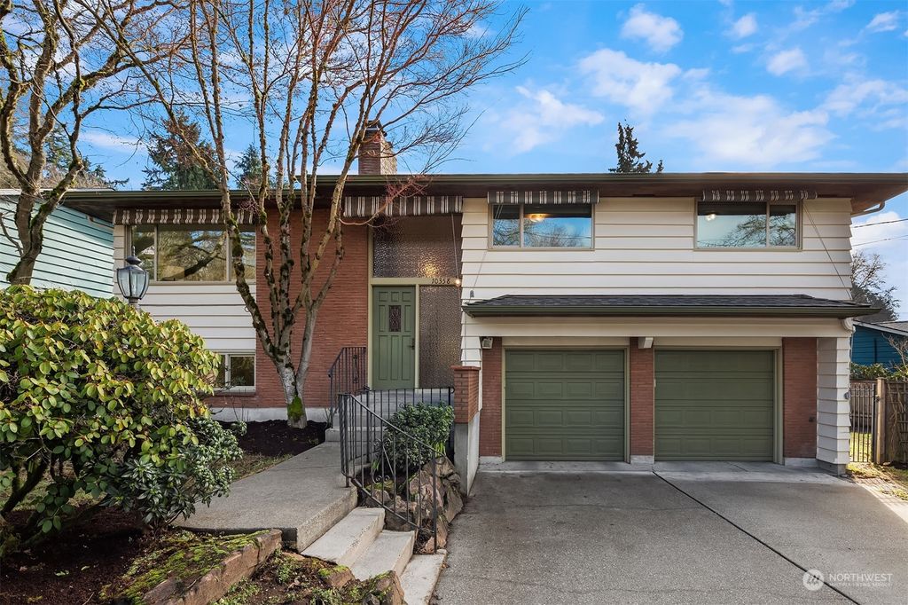 Photo of 10358 44th Avenue NE, Seattle, WA 98125 (MLS # 2198171)