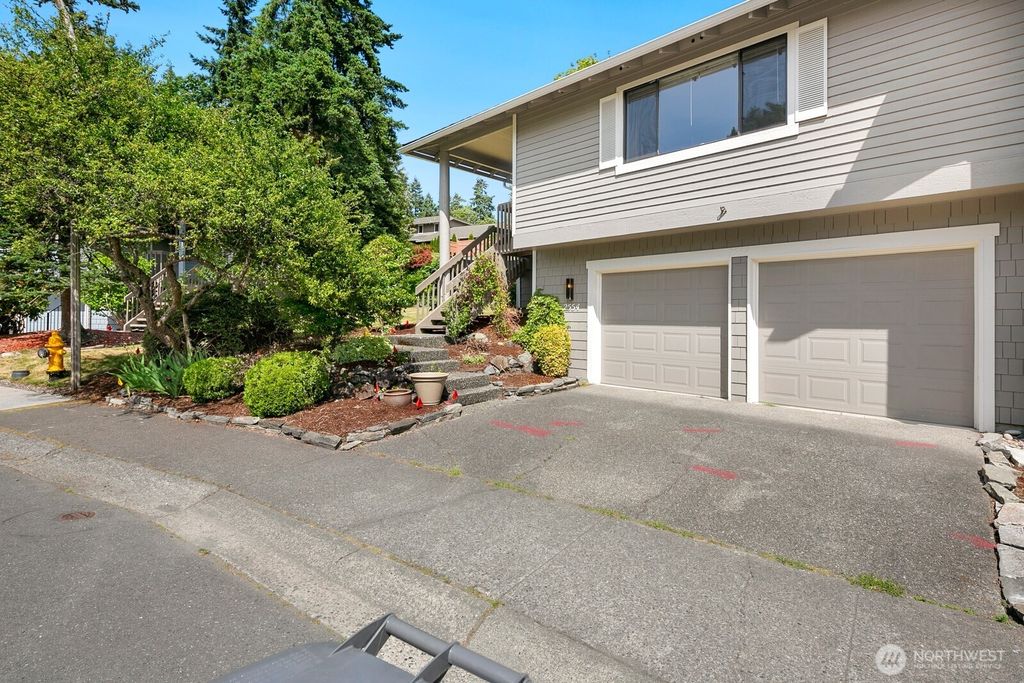 Photo of 2554 174th Avenue NE, Redmond, WA 98052 (MLS # 2391941)