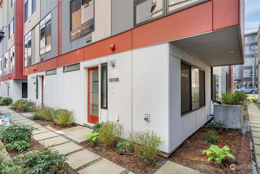 Photo of 3223 California Avenue SW #B, Seattle, WA 98116 (MLS # 2219290)
