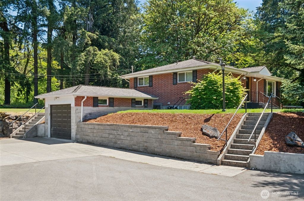 Photo of 8016 Pacific Highway HWY S, Federal Way, WA 98003 (MLS # 2531596)