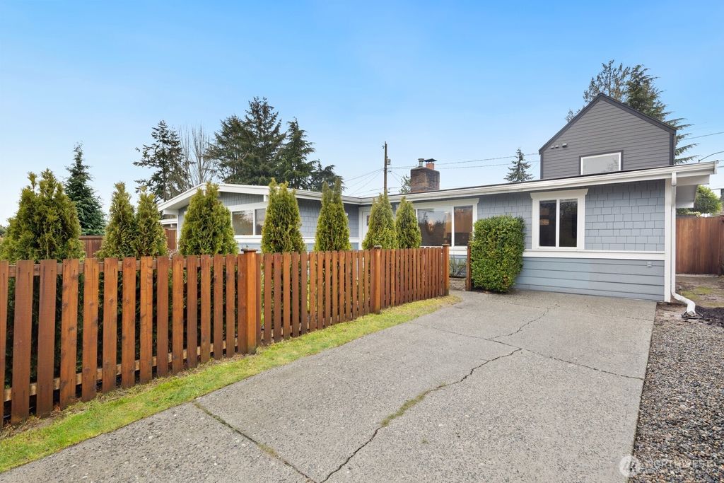 Photo of 9203 29th Avenue SW #A, Seattle, WA 98126 (MLS # 2335721)