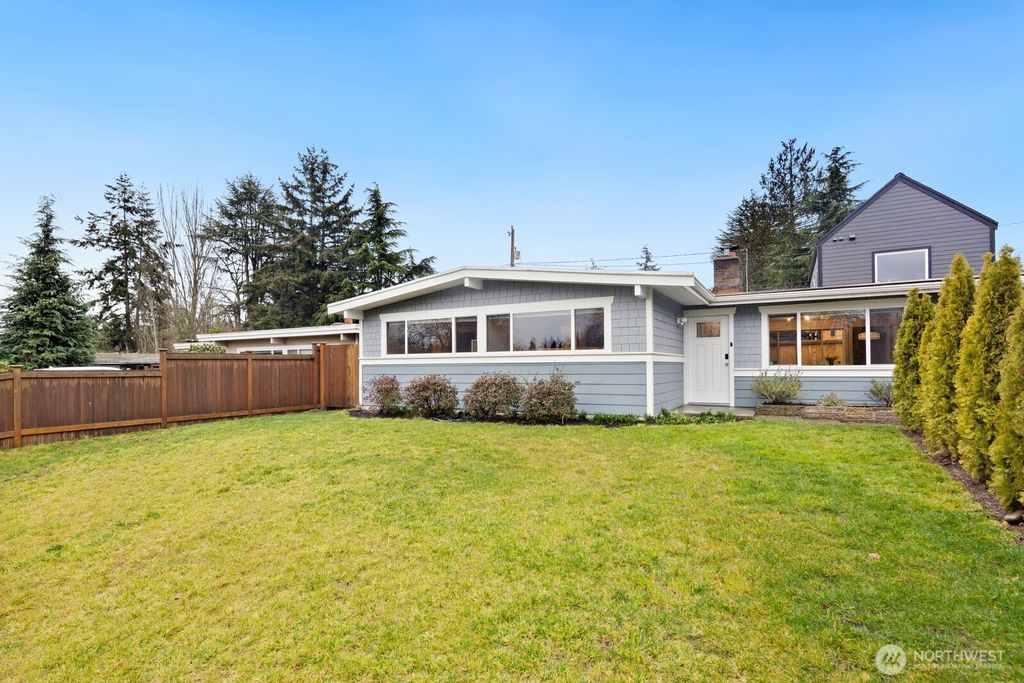 Photo of 9203 29th Avenue SW #A, Seattle, WA 98126 (MLS # 2335721)