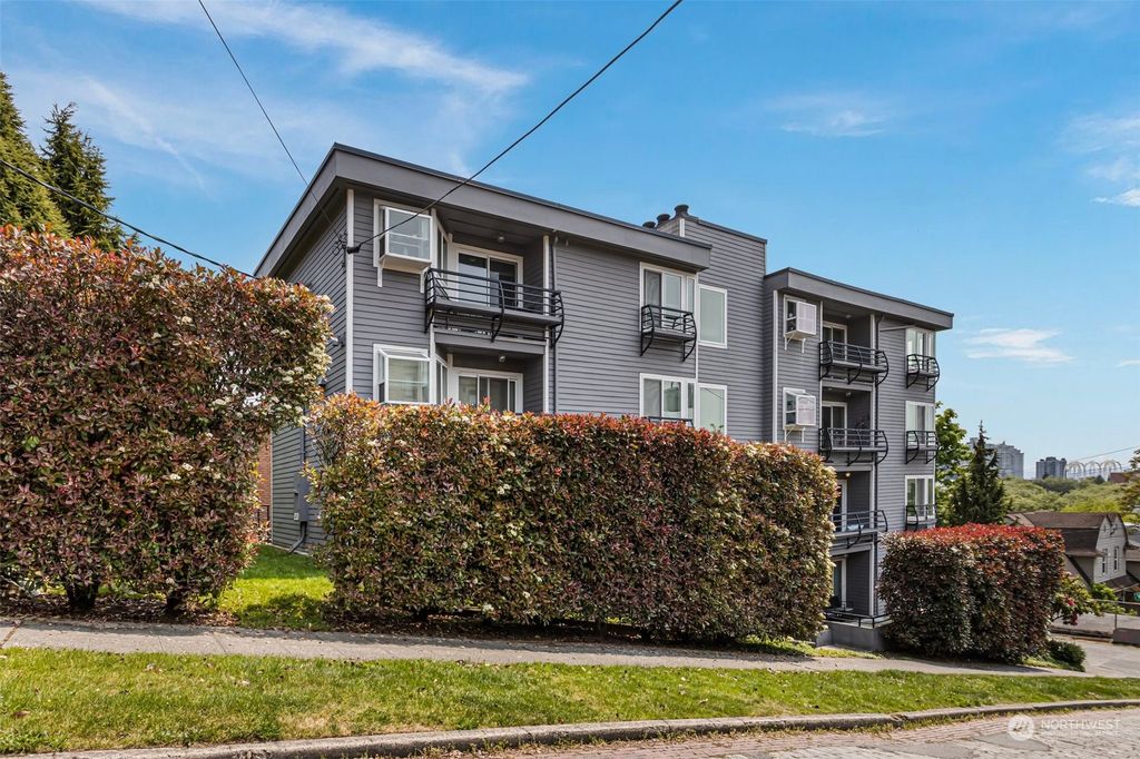 Photo of 150 Valley Street #202, Seattle, WA 98109 (MLS # 2070001)