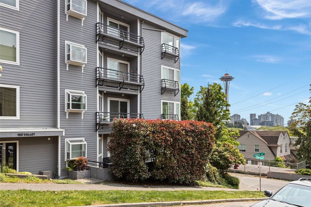 Photo of 150 Valley Street #202, Seattle, WA 98109 (MLS # 2070001)