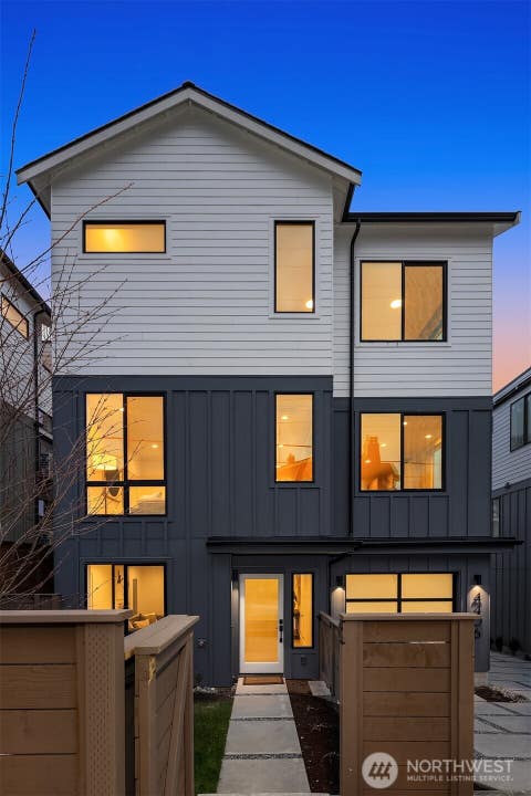 Photo of 4407 2nd Avenue NE, Seattle, WA 98105 (MLS # 2569620)