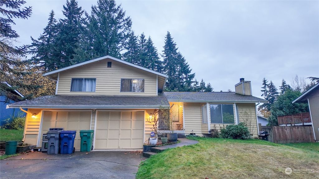 Photo of 3111 SW 339th Street, Federal Way, WA 98023 (MLS # 2311053)