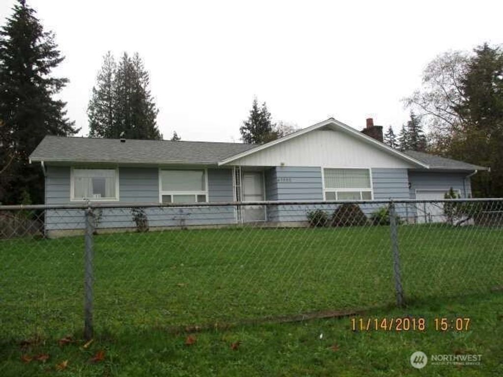 Photo of 17000 Larch Way, Lynnwood, WA 98037 (MLS # 2349491)
