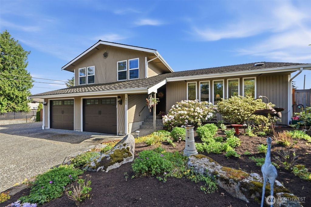 Photo of 3426 104th Place SE, Everett, WA 98208 (MLS # 2517831)