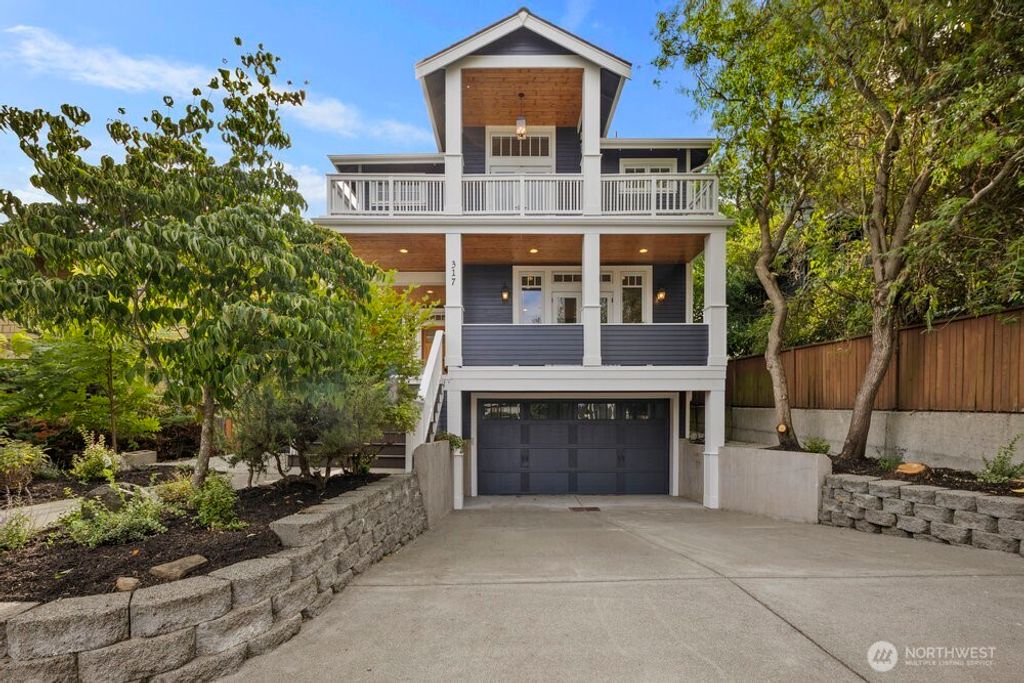 Photo of 317 31st Avenue, Seattle, WA 98122 (MLS # 2417472)
