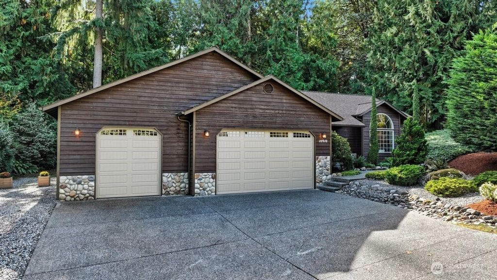 Photo of 10910 198th Place SE, Snohomish, WA 98296 (MLS # 2439396)