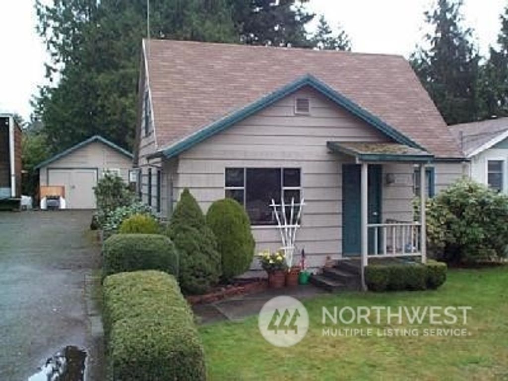 Photo of 18336 Ashworth Avenue N, Shoreline, WA 98133 (MLS # 2317794)