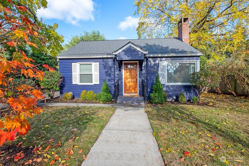 Photo of 1716 NE 115th Street, Seattle, WA 98125 (MLS # 2015879)