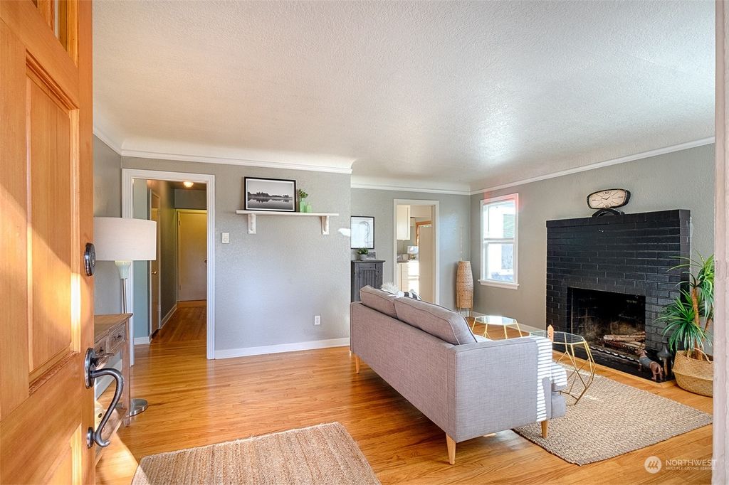 Photo of 1716 NE 115th Street, Seattle, WA 98125 (MLS # 2015879)