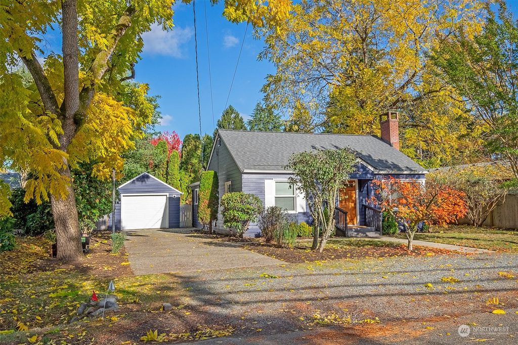 Photo of 1716 NE 115th Street, Seattle, WA 98125 (MLS # 2015879)