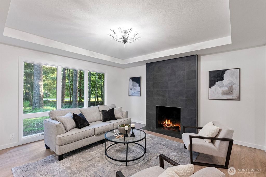 Photo of 26036 SE 27th Street, Sammamish, WA 98075 (MLS # 2369652)