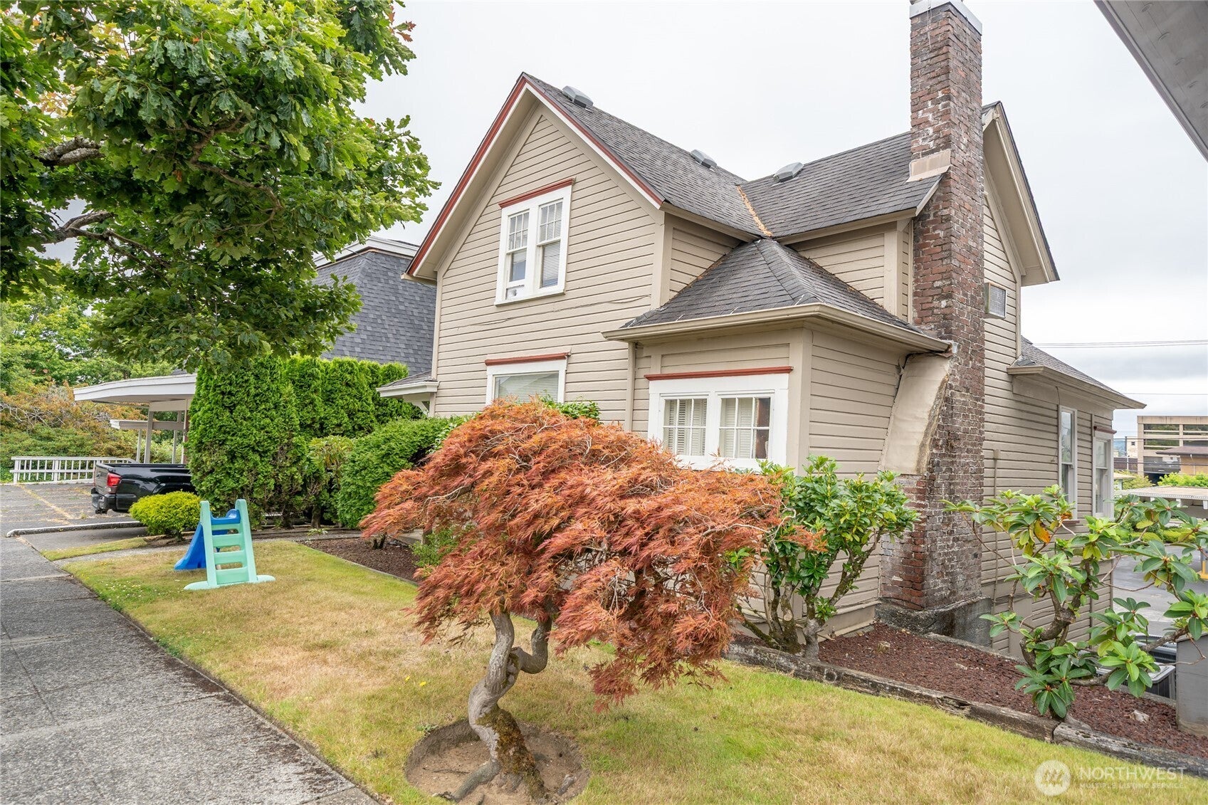 105 E 2nd Street