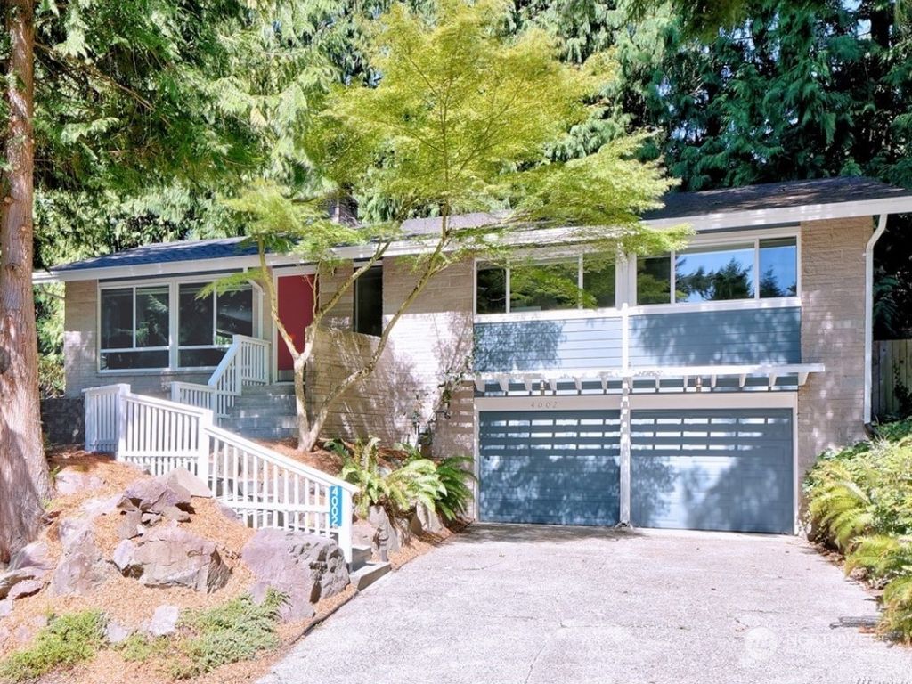 Photo of 4002 NE 195th Place, Lake Forest Park, WA 98155 (MLS # 2051645)