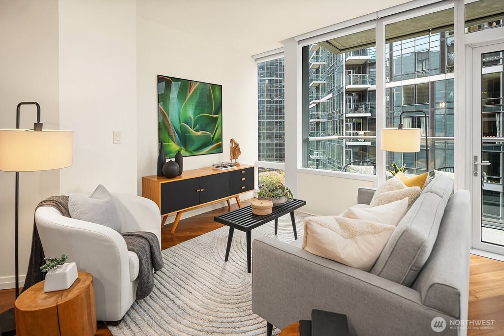 Photo of 500 106th Avenue NE #1009, Bellevue, WA 98004 (MLS # 2413212)