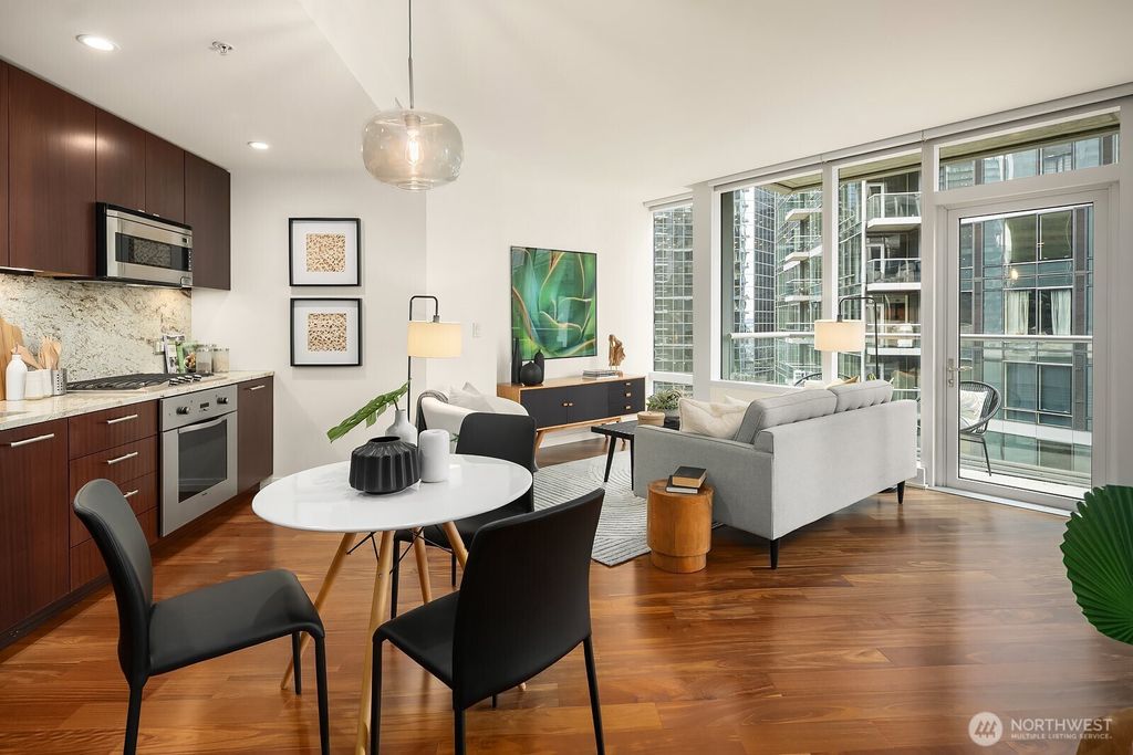 Photo of 500 106th Avenue NE #1009, Bellevue, WA 98004 (MLS # 2413212)