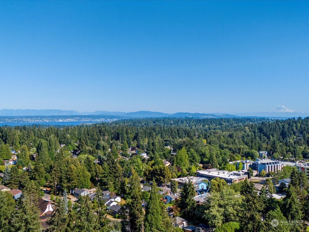 Photo of 11401 Roosevelt Way NE #7, Seattle, WA 98125 (MLS # 2307457)