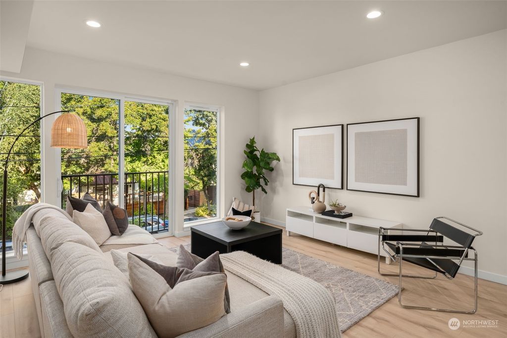 Photo of 123 26th Avenue E #C, Seattle, WA 98112 (MLS # 2253953)