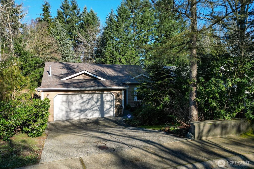 Photo of 14212 SE 188th Way, Renton, WA 98058 (MLS # 2480059)