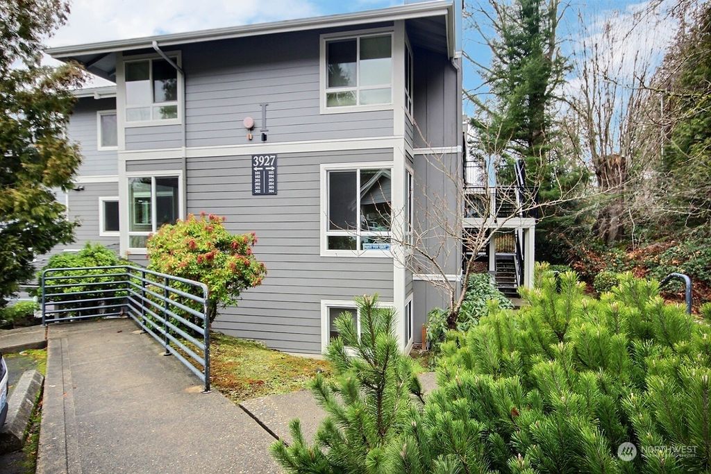 Photo of 3927 243rd Place SE #I203, Bothell, WA 98021 (MLS # 2037735)