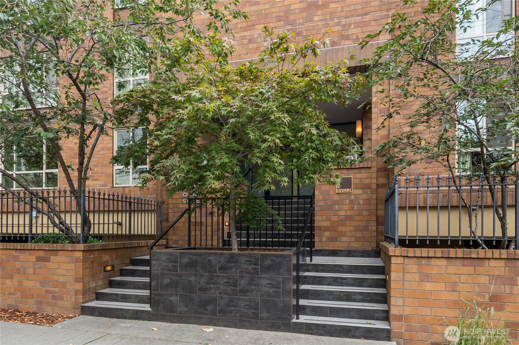 905 Cherry Street 701