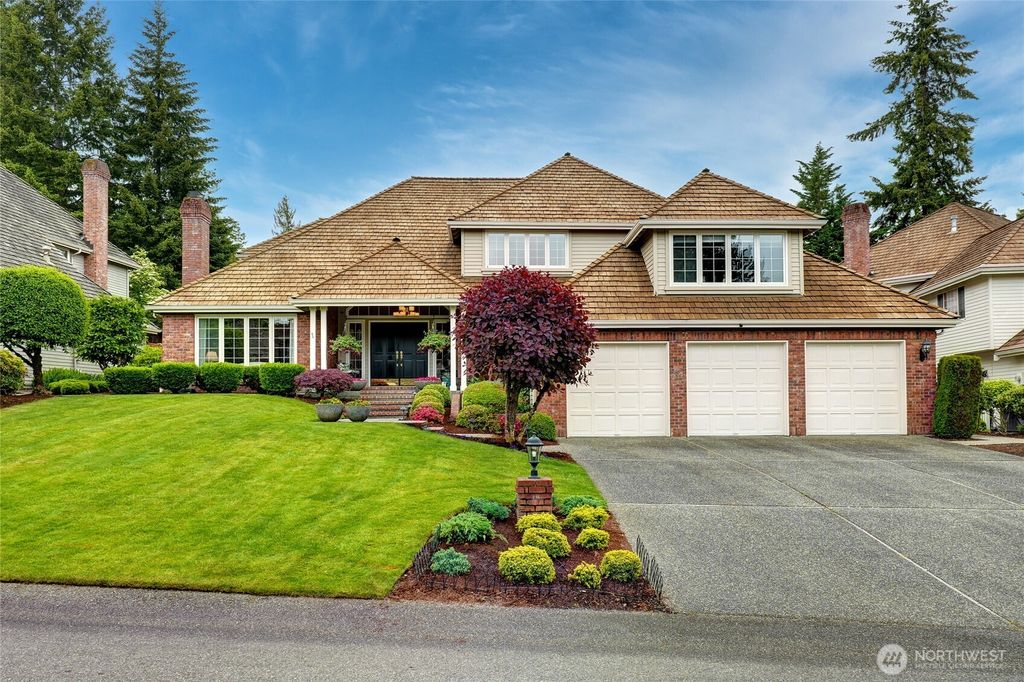 Photo of 22519 SE 46th Place, Sammamish, WA 98075 (MLS # 2527246)