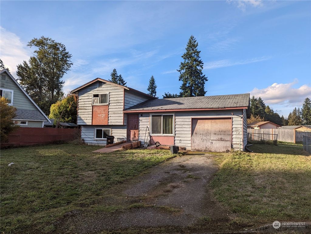 Photo of 5811 132 Place NE, Marysville, WA 98271 (MLS # 2161935)