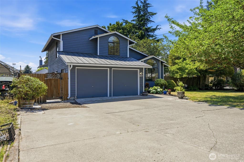 Photo of 300 Butte Place, Pacific, WA 98047 (MLS # 2552282)