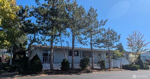 Photo of 2725 E Fir Street #105, Mount Vernon, WA 98273 (MLS # 2422902)