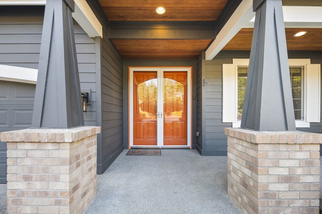 Photo of 3117 222nd Court SE, Sammamish, WA 98075 (MLS # 2599407)