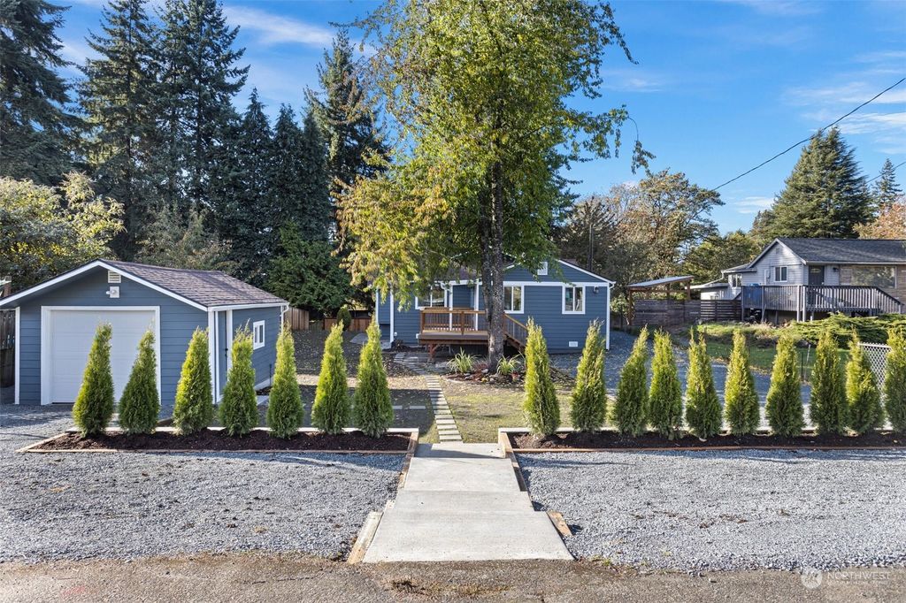 Photo of 10825 25th Avenue SW, Seattle, WA 98146 (MLS # 2176598)