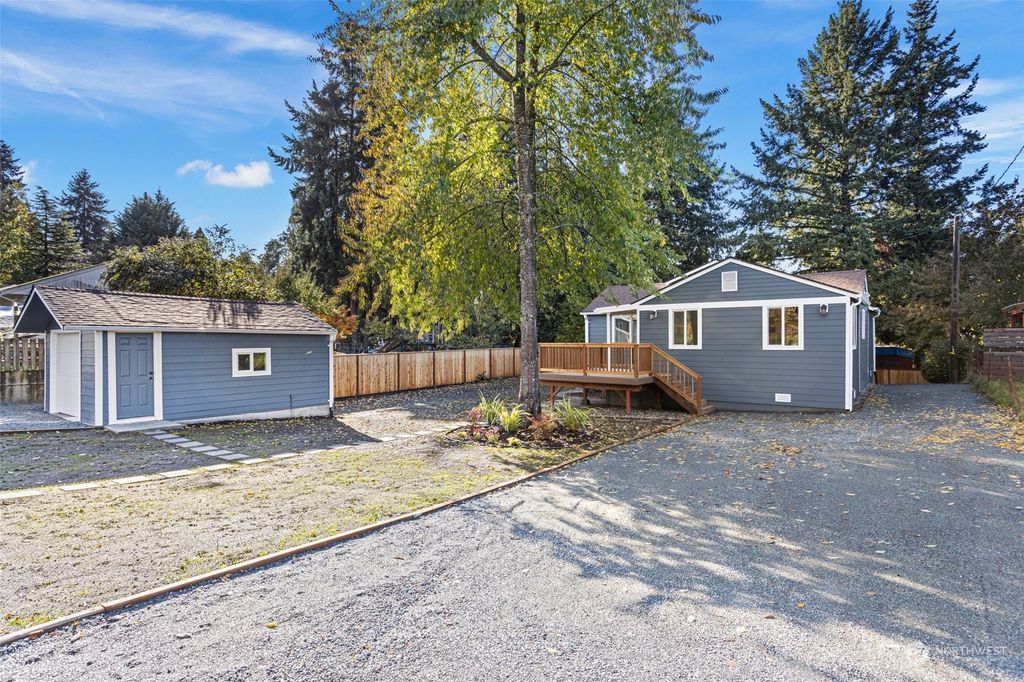 Photo of 10825 25th Avenue SW, Seattle, WA 98146 (MLS # 2176598)