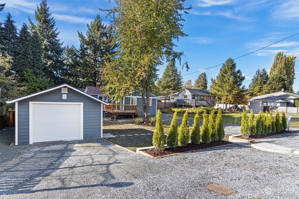 Photo of 10825 25th Avenue SW, Seattle, WA 98146 (MLS # 2176598)