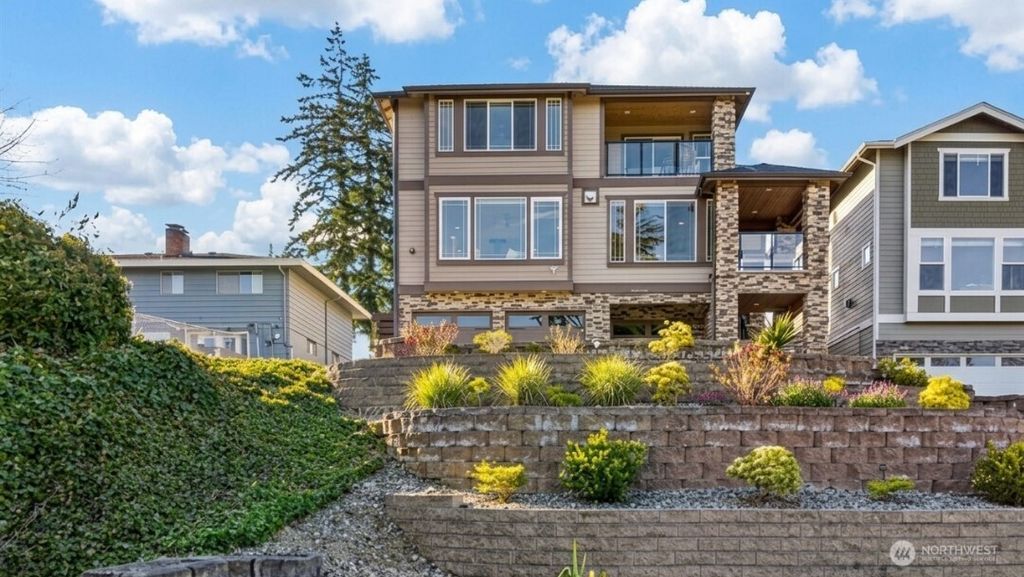 Photo of 23905 43rd Avenue S, Kent, WA 98032 (MLS # 2501357)