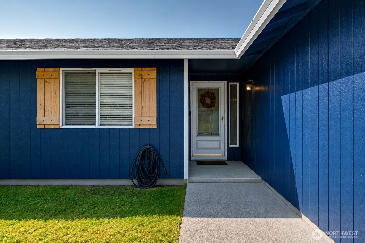 2129 Dahlia Street