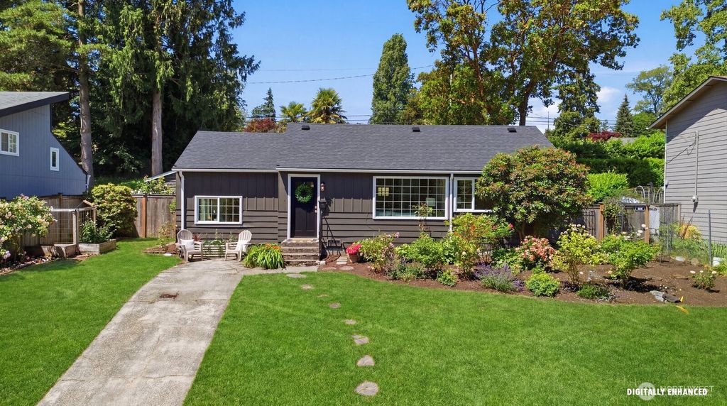 Photo of 16237 10th Avenue NE, Shoreline, WA 98155 (MLS # 2536670)