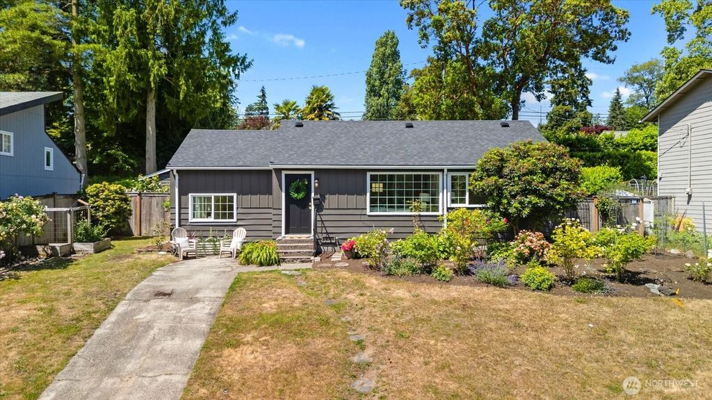 Photo of 16237 10th Avenue NE, Shoreline, WA 98155 (MLS # 2536670)