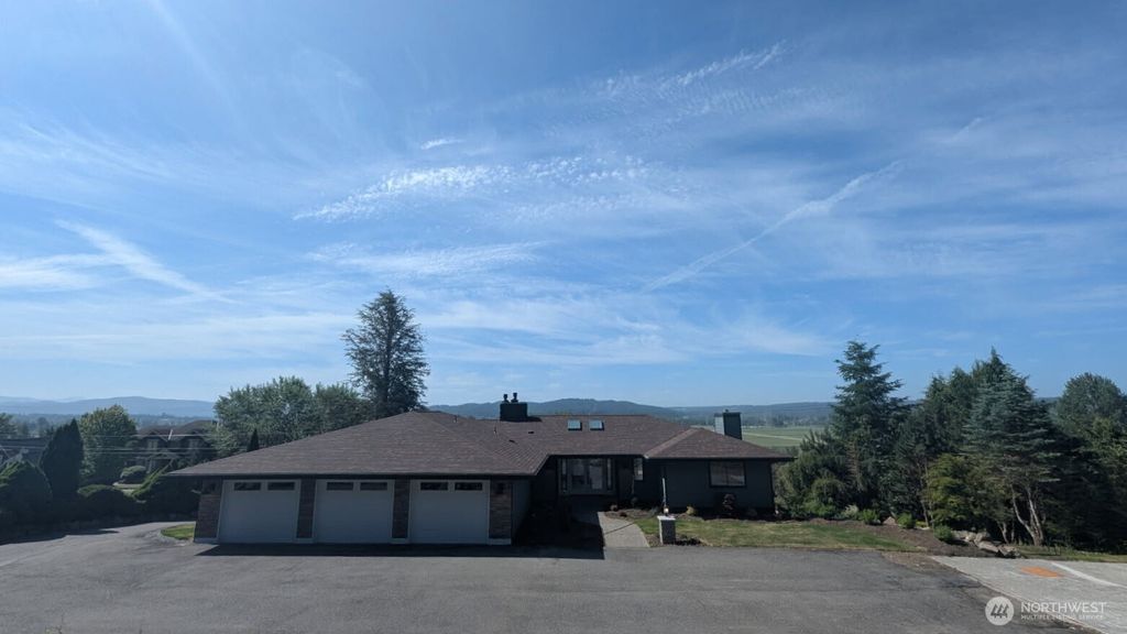 Photo of 13011 92nd Street SE, Snohomish, WA 98290 (MLS # 2375067)