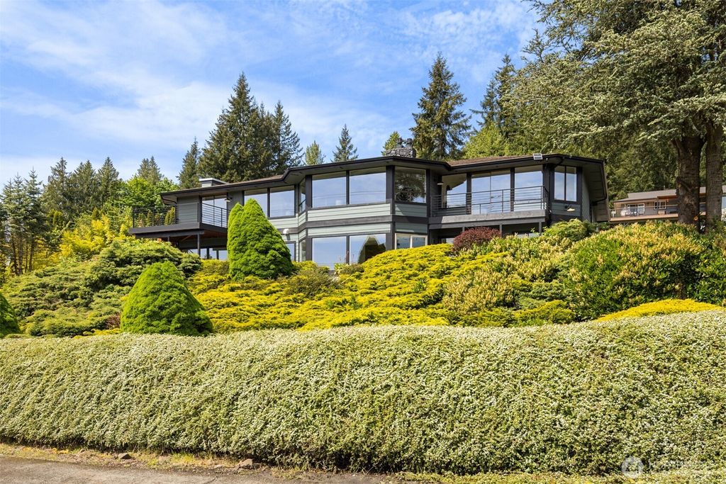 Photo of 13011 92nd Street SE, Snohomish, WA 98290 (MLS # 2375067)