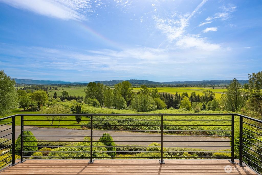 Photo of 13011 92nd Street SE, Snohomish, WA 98290 (MLS # 2375067)