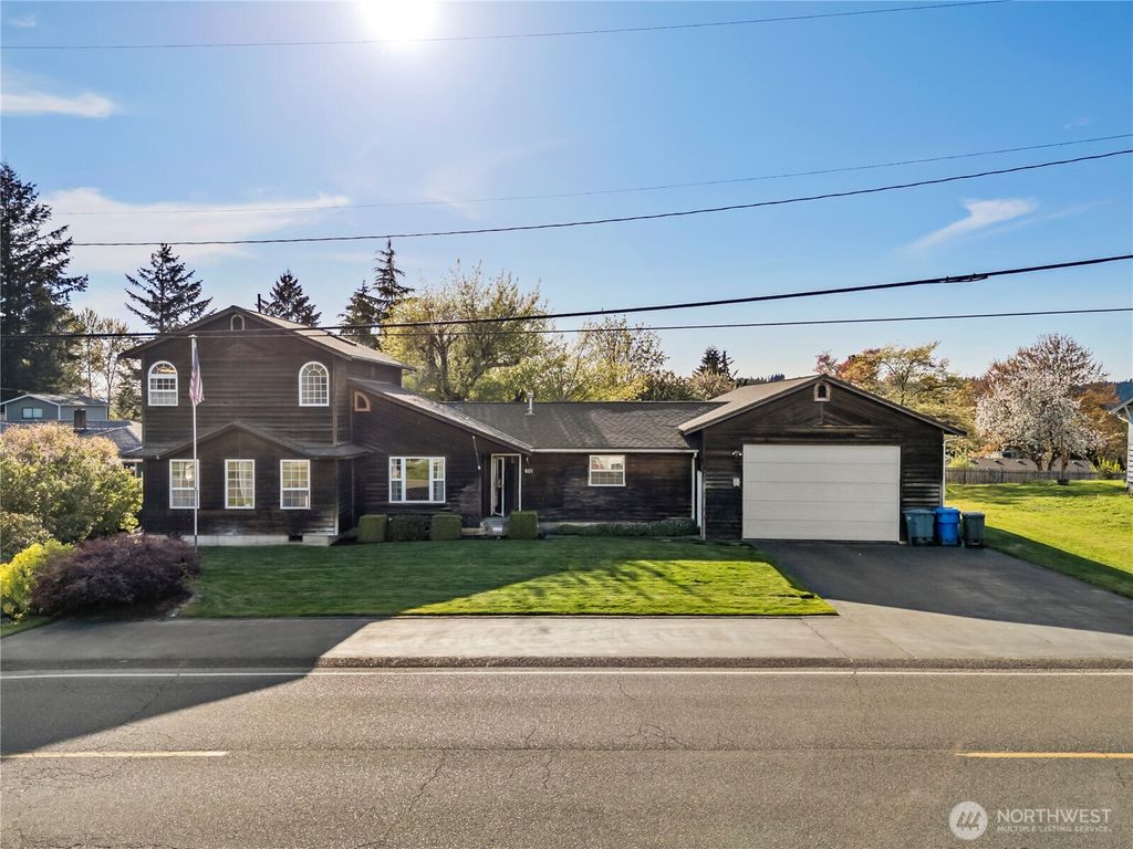 Photo of 601 15th Avenue, Milton, WA 98354 (MLS # 2367480)