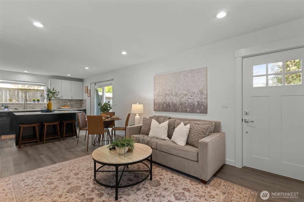 Photo of 712 NW 95th Street, Seattle, WA 98117 (MLS # 2471139)