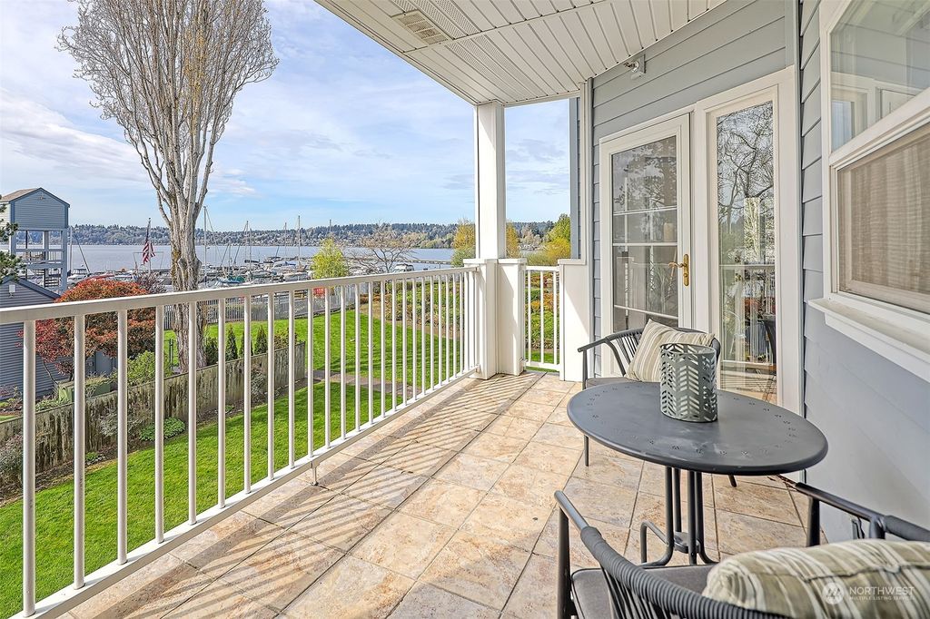 Photo of 6125 NE 175th Street #P203, Kenmore, WA 98028 (MLS # 2056118)