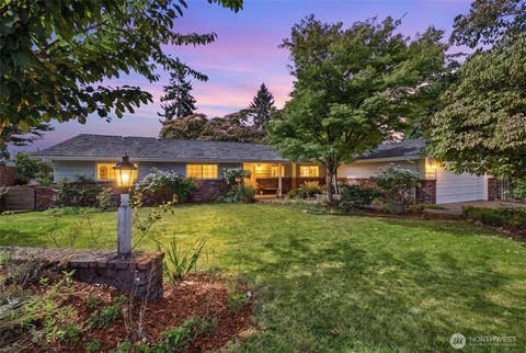 Photo of 17815 NE 9th Street, Bellevue, WA 98008 (MLS # 2561295)