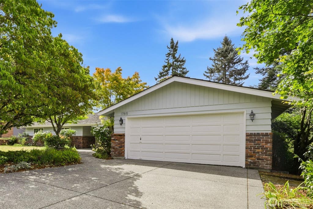 Photo of 17815 NE 9th Street, Bellevue, WA 98008 (MLS # 2561295)